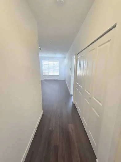 Surrey Kingslanding Junior 2bedrooms apartment for rent Image# 1