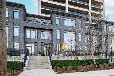 Chic 3-Level Townhome with Balcony, Terrace & Top Amenities Image# 16