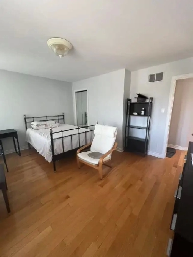 room for rent Image# 2