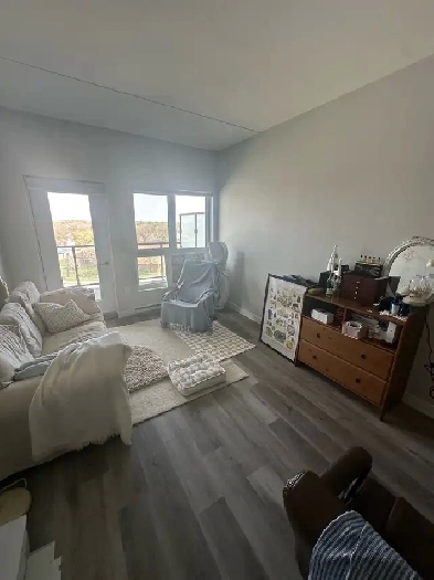 Living room for rent Girls only Image# 1