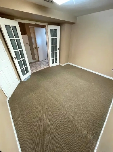 ONE-BEDROOM BASEMENT STUDIO APARTMENT AVAILABLE NOW! Image# 3