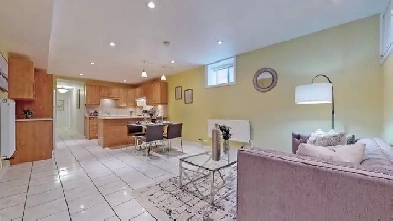 Ossington/Little Italy Bright High Ceiling 2-bed Lower Apartment Image# 7