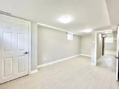 2 Bedrooms Apartment in Scarborough Image# 2