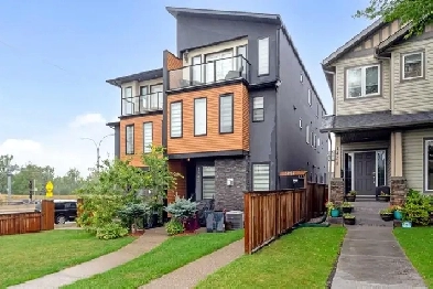 Luxury Bedroom With Private Bathroom, near C train and downtown Image# 1