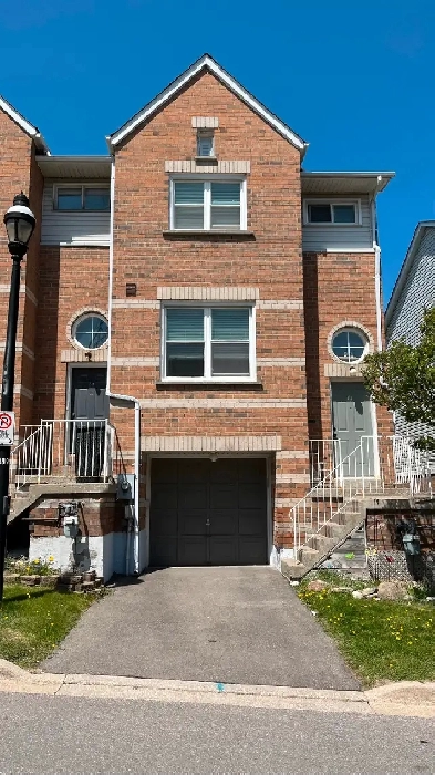 Entire Townhouse for Rent – Newmarket (Yonge & Mulock) Image# 5