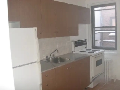 Renovated nice large 4 ½ in NDG (Monkland Village) for July 1 Image# 1