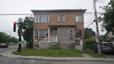 4 1/2 A LOUER 1ER JUILLET DANS SAINT LAURENT CONDO STYLE Image# 1