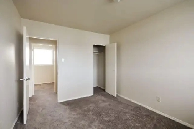 Room Available for Male – 924 Gladmer Park, Regina Image# 3