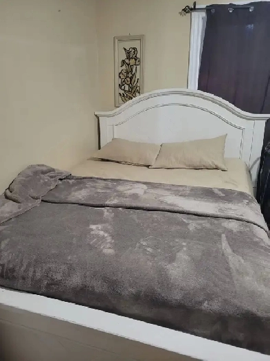 Room for 2 at St Vital: Heat/Electric/Water/Wifi included, $450 Image# 2