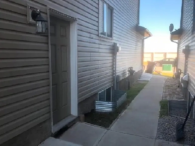 BEAUTIFUL 2 BD BASEMENT SUIT- TARALAKE MANOR Image# 1