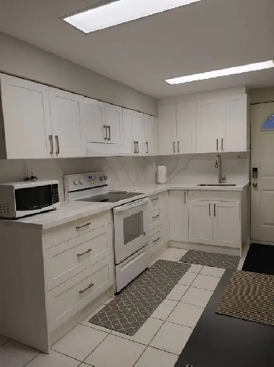 Thornhill, Furnished Ready, Basement Apt, New Kitchen, 2 Bdrm Image# 2