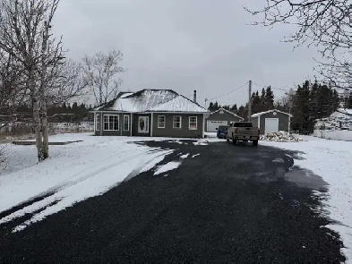 This well-maintained 17-yr old property is move in ready. Image# 9
