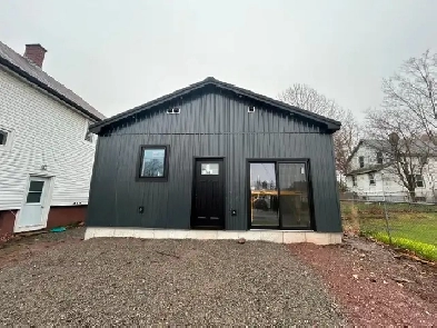 Modern Duplex for Rent – New Construction, Sydney, Parking Image# 1