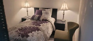 Private Room in Luxury Sugar Wharf Condo Image# 8