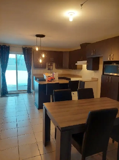 4 1/2 sur 2 étages 1404 PA Gouin, Trois-Rivières, 1340$ Image# 9