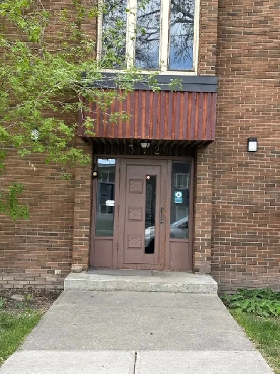 2 Bedroom Apartment in Crescent Heights - $1843 Image# 8