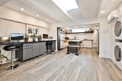 Bright & Cozy 2-Bedroom with Yard, A/C & Parking – July 1st Move Image# 1