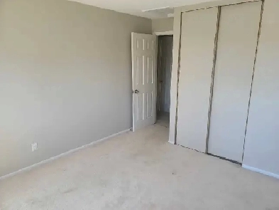 ROOM FOR RENT (5 Min Walk From Algonquin College) Image# 2