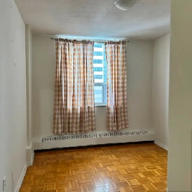 Roommate wanted. Finch & Weston Rd. Image# 3