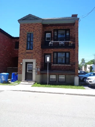 Five minutes' walk to the ByWard Market Image# 1