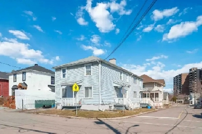 Bright 1 Bedroom Apartment - June 1st Image# 1