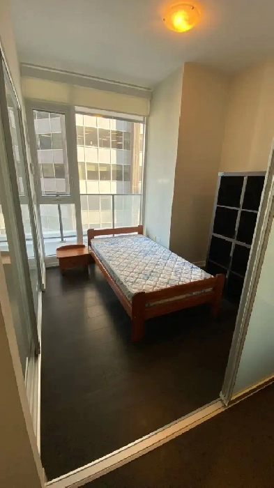 2 BED 1 BATH condo available for rent on University and Dundas Image# 7