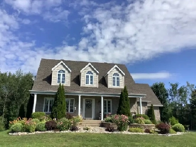 Custom Built Home for Sale in Metcalfe Image# 1