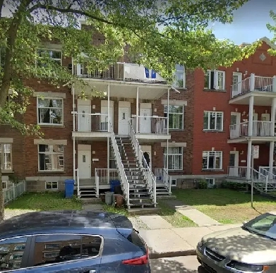 5 1/2. Condo Lumineux avec deux balcons Image# 11