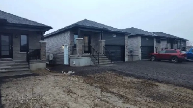 1223A Monblanc - with 1 parking off street! Image# 1