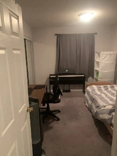 PRIVATE ROOM FOR RENT IN ERIN MILLS MISSISSAUGA Image# 2