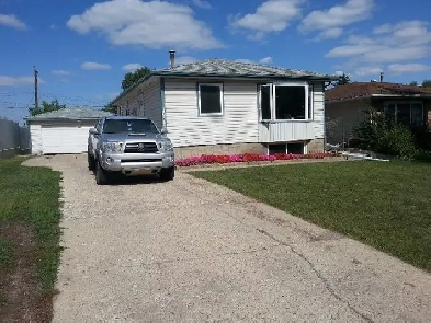 CUTE N COZY 2 BDRM BSMT SUITE IN A PLEASANT SOUTHSIDE AREA Image# 1