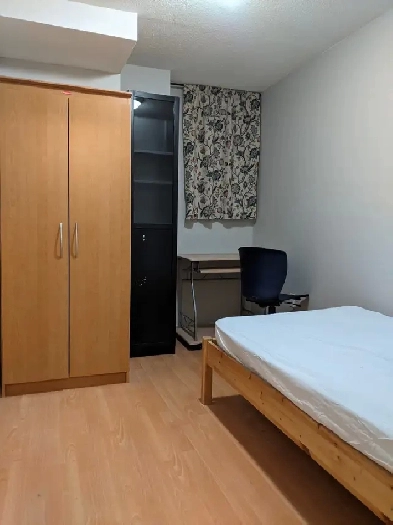 Clean Furnished Room, Parking @York University village Image# 1