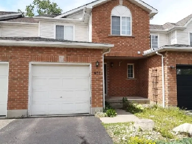 4 bedrms TownHouse for rent Waterloo family or mature students Image# 1