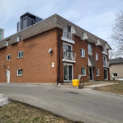 2 bedroom apartment available June 1, 2025 - 325 Regina St. N. Image# 1
