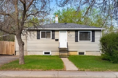 900 Forget St - Beautifully Updated Bungalow Located In Rosemont Image# 1