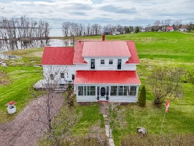 4 bedroom home for sale on Grand Lake with over 13 acres Image# 10