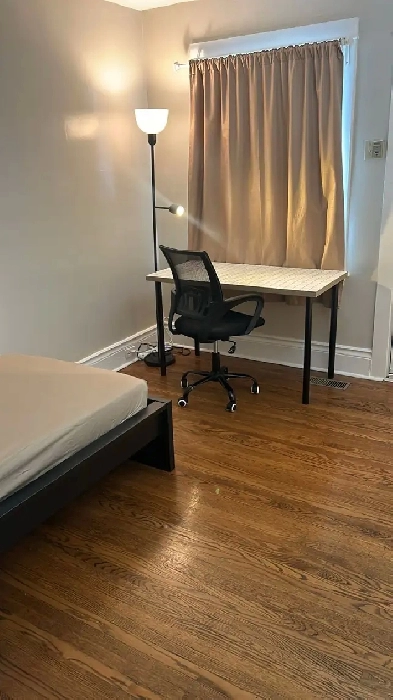 McMaster Male Students only - 1 year Lease - Rooms Image# 1