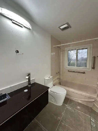 Room Rental_Leslie & McNicoll_AY Jackson SS_North York Image# 1