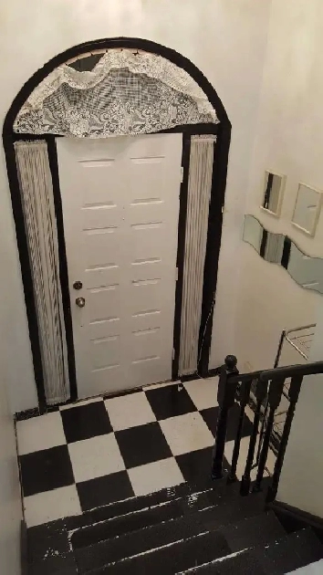 Mississauga Rooms for rent - Hurontario & Eglinton Image# 1