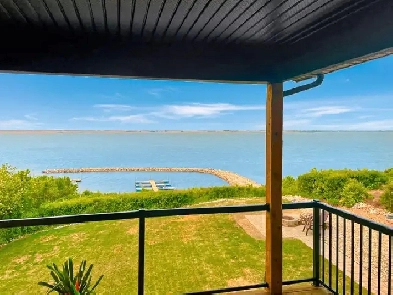 Lakefront Home with Walkout Basement on Jackfish Lake Image# 3
