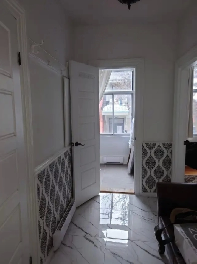 UNFURNISHED APT 2 bedrooms available July 1 PLATEAU Image# 1