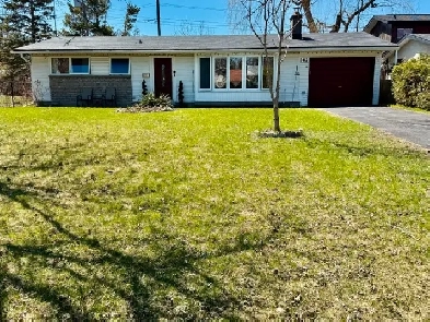 Renovated Bungalow in Crystal Beach close to DND Sailing club Image# 1