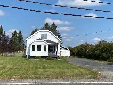 PERFECT LOCATION!  3 Bedroom House Hanmer Image# 5