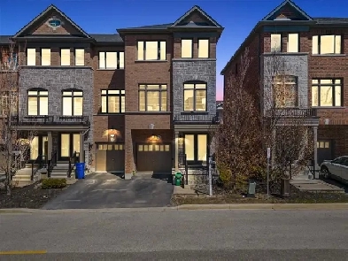 End Unit Freehold Townhome for Sale in Prime Georgetown Image# 8