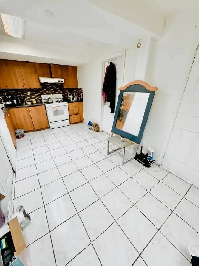 2 bedroom basement Image# 1