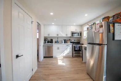 NEWLY RENOVATED 2 Bedroom Lower Unit in Welland! Image# 7