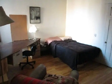 Belle Chambre / Cool  Room // Mile-End Image# 1