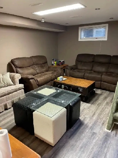 All-Inclusive 2-Bedroom Basement Private Entrance Image# 7