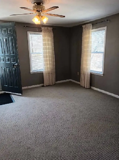 1 Bedroom Plus Den Apartment in New Glasgow close to Hospital Image# 2