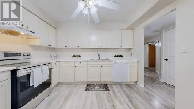 Bright & Spacious 1 1 Bedroom Condo | 1,130 Sq Ft Image# 1